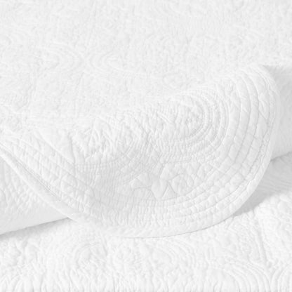 Serenity White Victorian Scalloped Reversible Quilt Bedding Set
