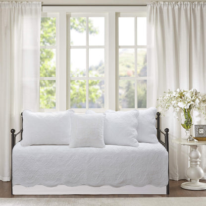 Serenity White Victorian Scalloped Reversible Quilt Bedding Set