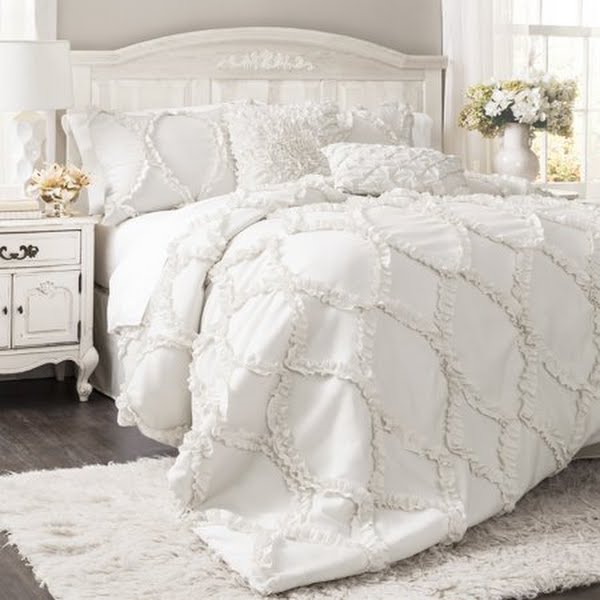 Three Piece King Comforter Set